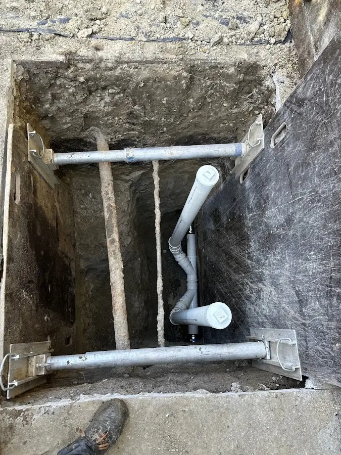 Experienced plumber completing Drain Cleaning work in Bellevue